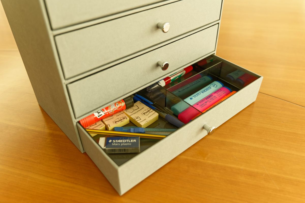 Poignées, boutons de meubles et compléments - Polideas.fr