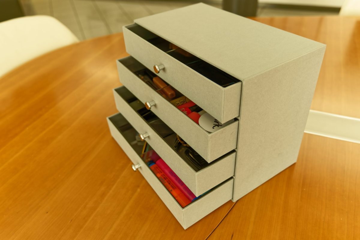 Poignées, boutons de meubles et compléments - Polideas.fr